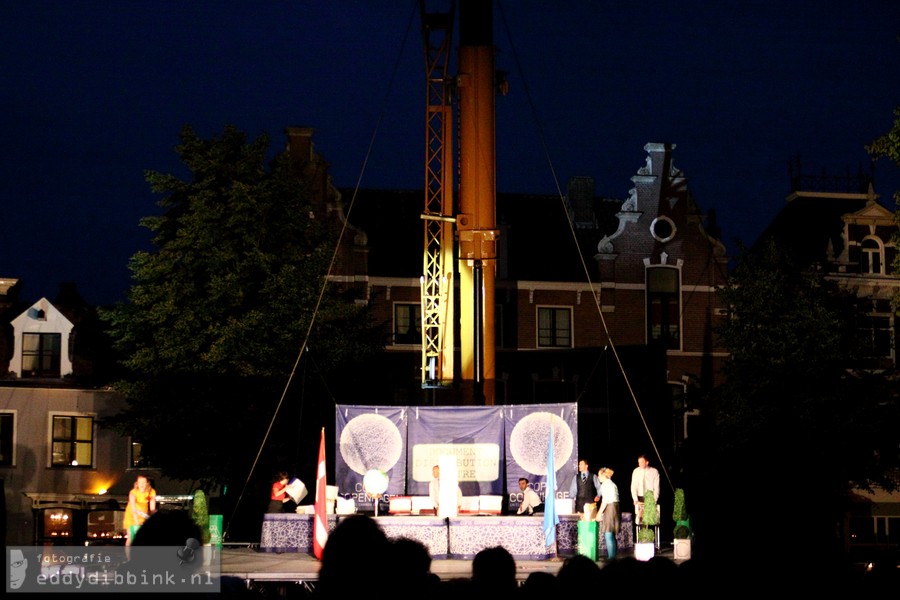 2013-07-04 Wired Aerial Theatre - As The World Tipped (Deventer Op Stelten) 006